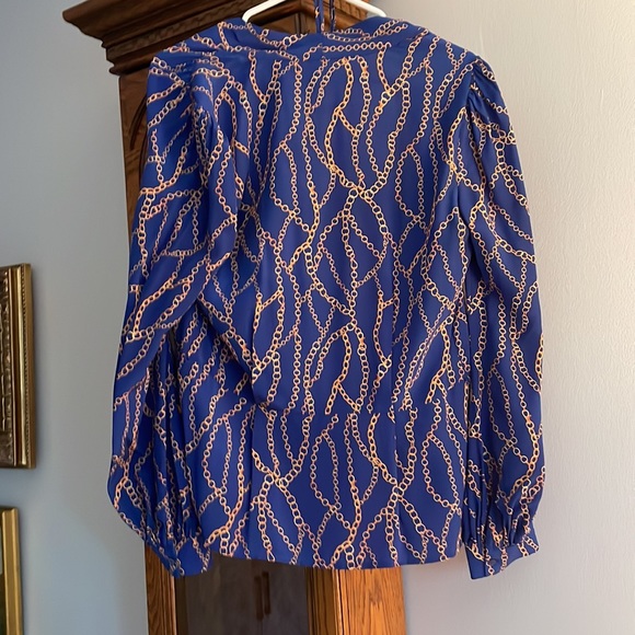L AGENCE Cara silk wrap blouse in royal blue with gold chain Size S - Picture 4 of 4